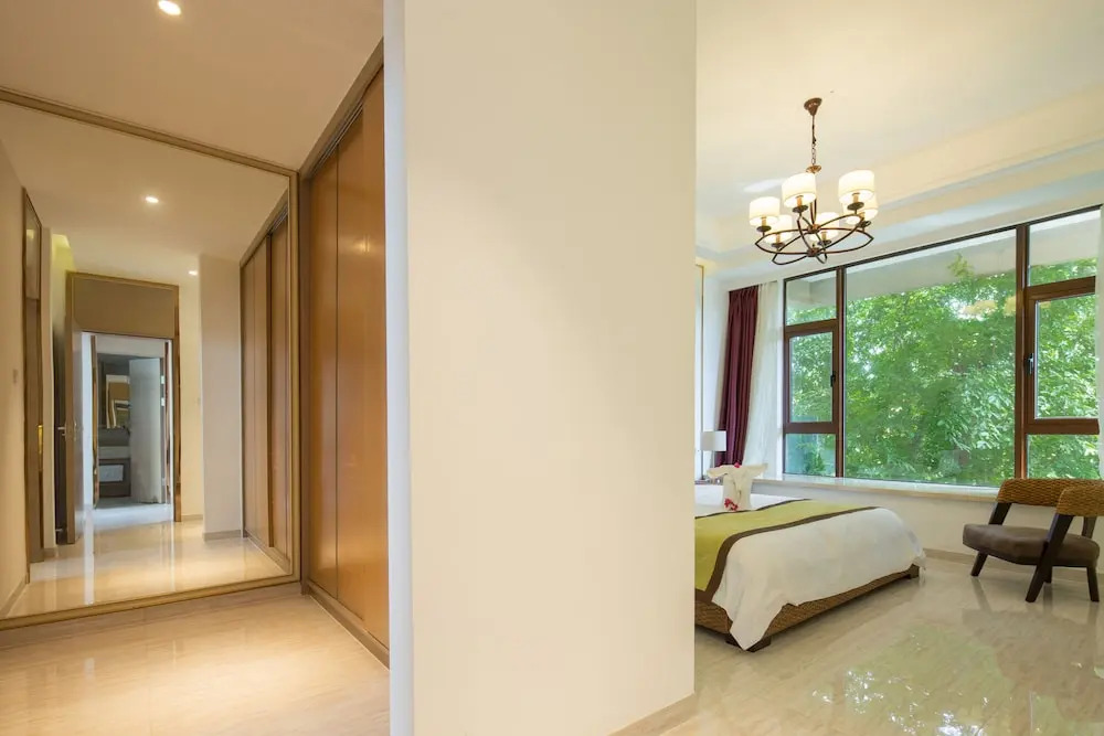 Yalong Bay LanSeJiaRi Villa Aprtment