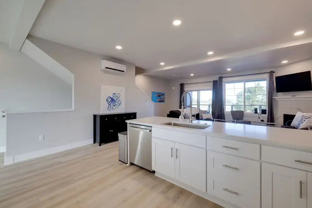 Balconies w/ Scenic River Views: Hammond Townhome!