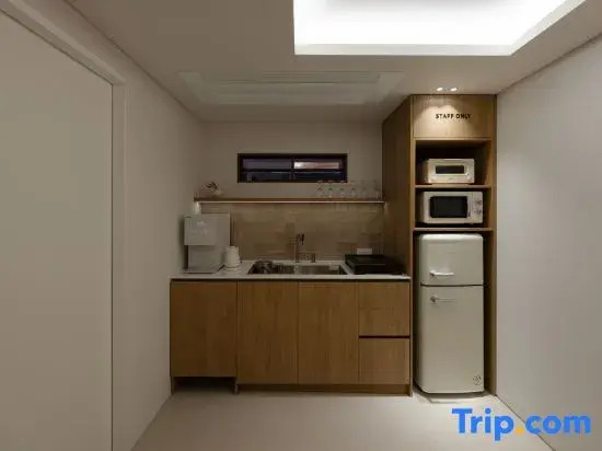 Hanok AuLodge_Airport Bus & DDP Station 4 minutes on foot/5 subway lines/Myeong-dong