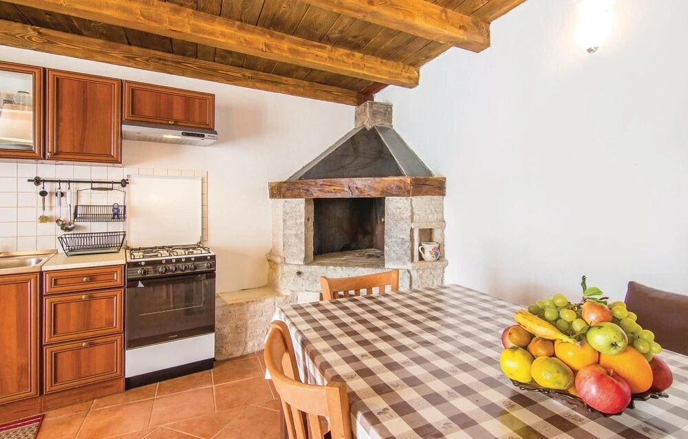 Nice Home in Porec With 2 Bedrooms, Internet and Outdoor Swimming Pool