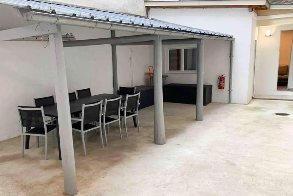 La cour du faubourg 3
