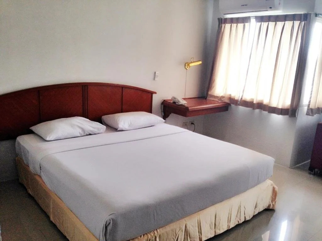 Manhattan Hotel Pathumthani