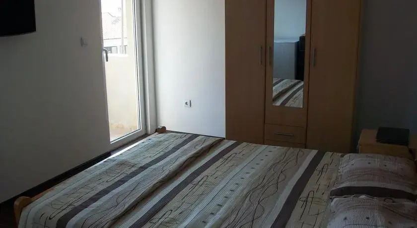 Apartments and Rooms Grubor