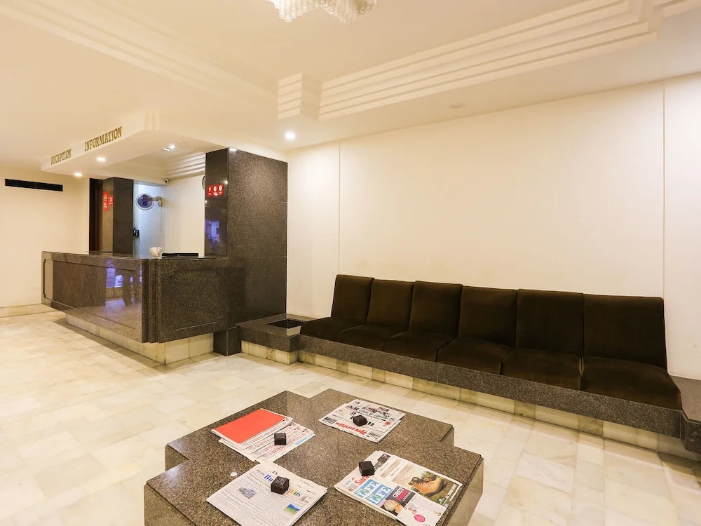 OYO Flagship 047 Railway Station Surat