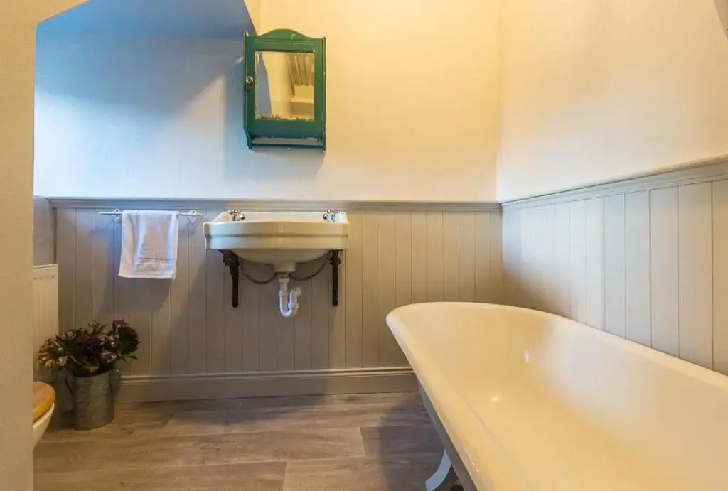 Cleo Gallery Apartments