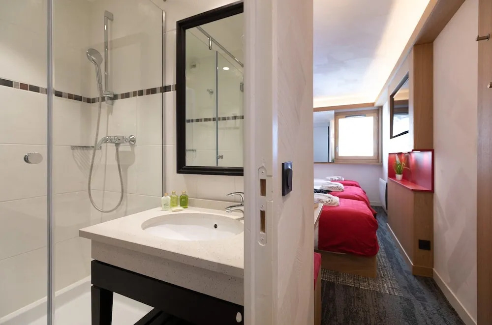 Apartment With Access to Infrared Sauna