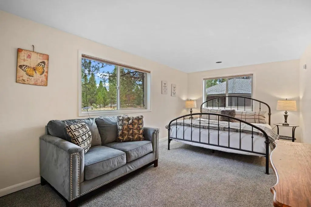 2 Landrise-AC-Hot Tub-4BR/2BA
