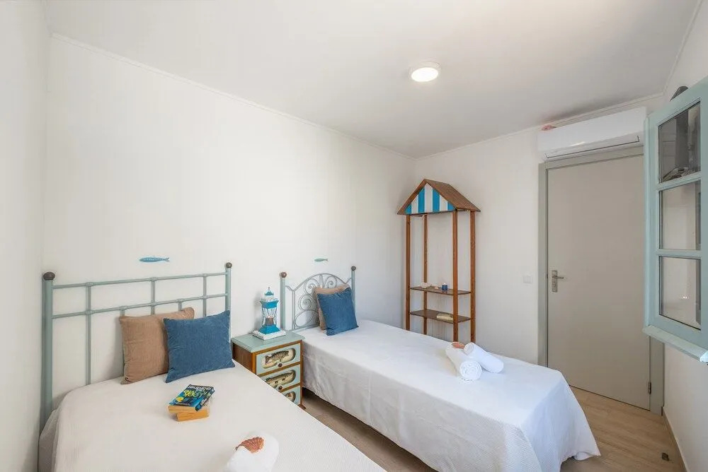 Townhouse Aqua