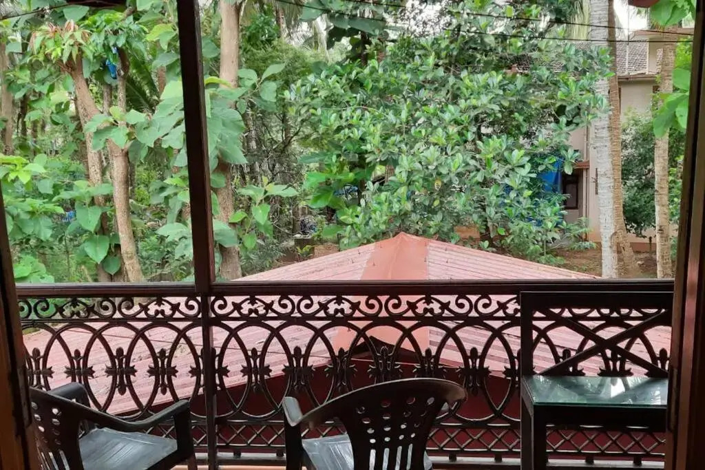 An adorable, spacious, quiet and comfy WFH space