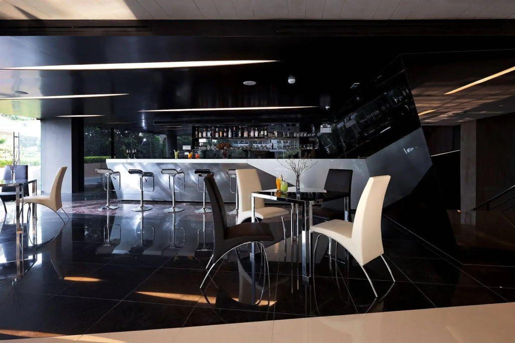 Nine Forty One Hotel