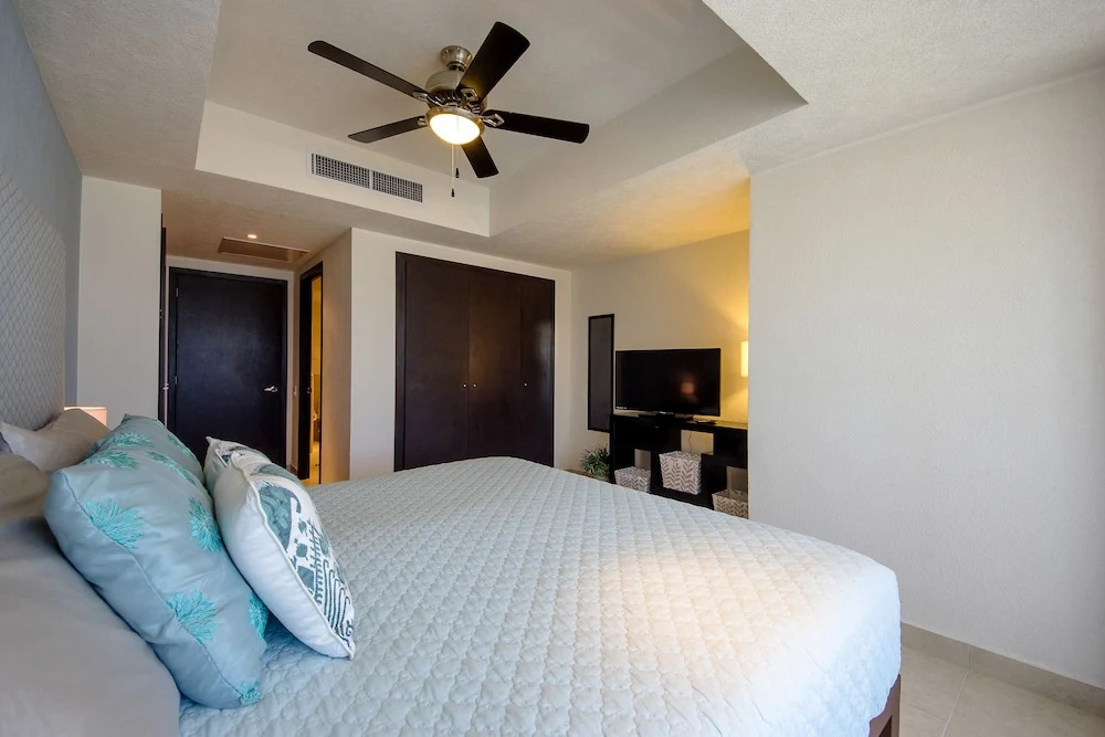 Stunning Upgraded Condo All Oceanfront