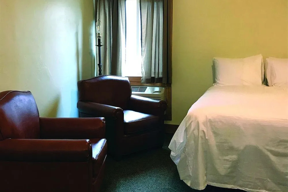 Downtowner Inn