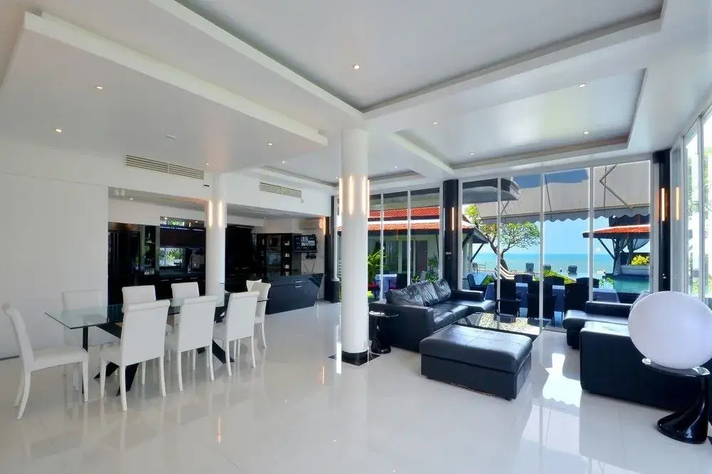Luxury 5 Stars Beach Villa 6 Beds