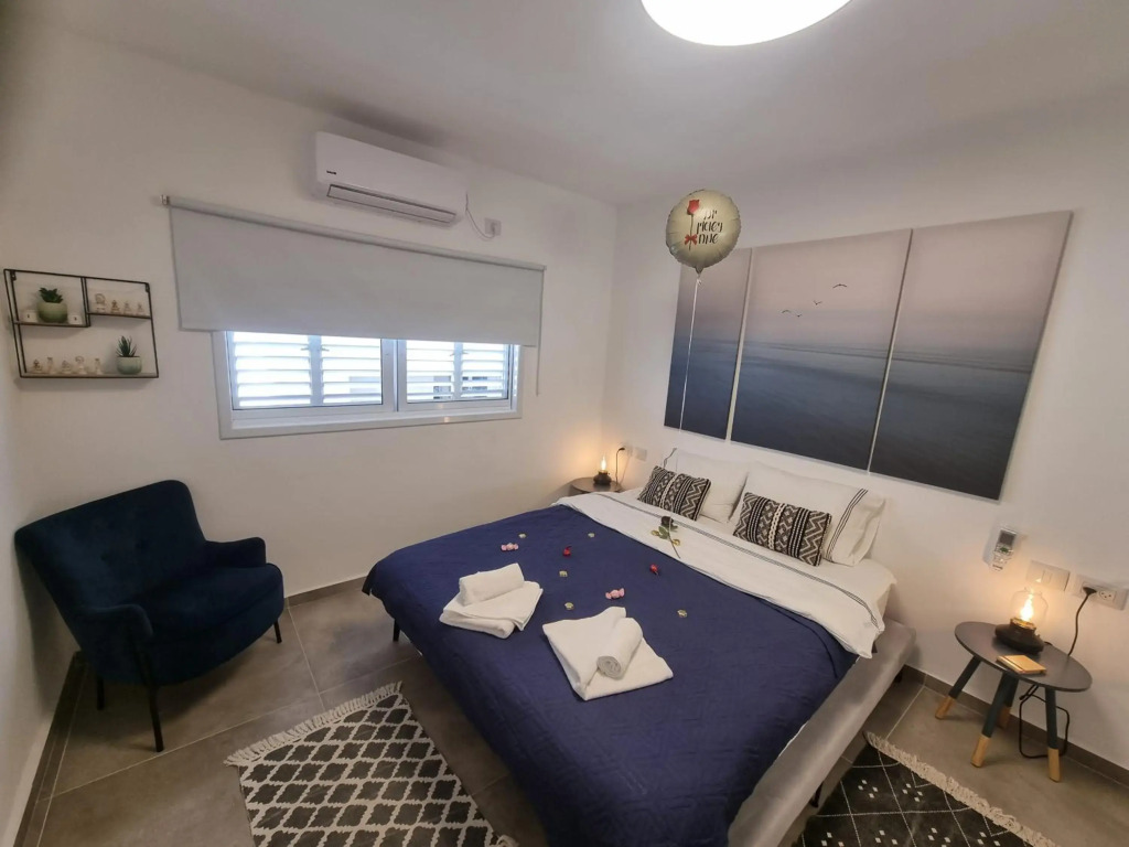 Beautiful 2-Bedroom Sea-View apartment