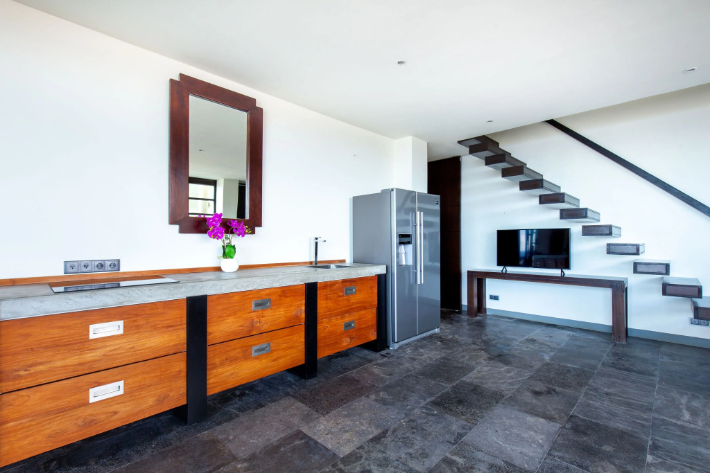 Amazing Sea View Penthouse W/ Private Rooftop
