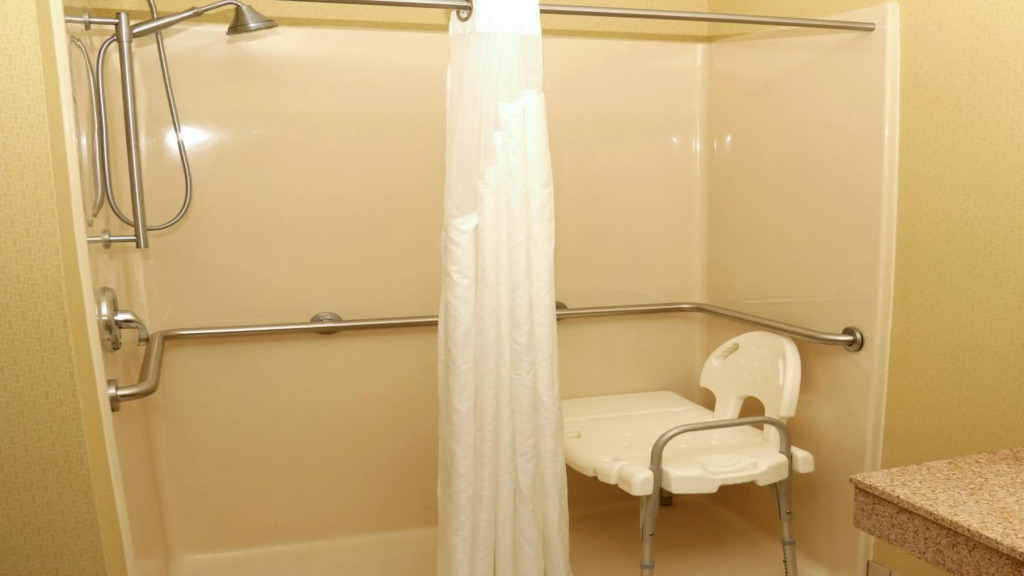 Holiday Inn Express Hotel & Suites Saginaw by IHG