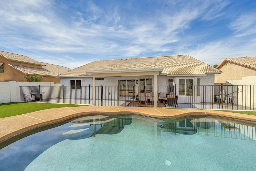 < 1 Mi to Talking Stick Amp! Family Escape w/ Pool