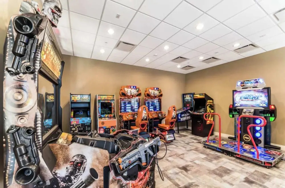 5BR Minions Mickey Rooms w Pool Sun Shelf 8879
