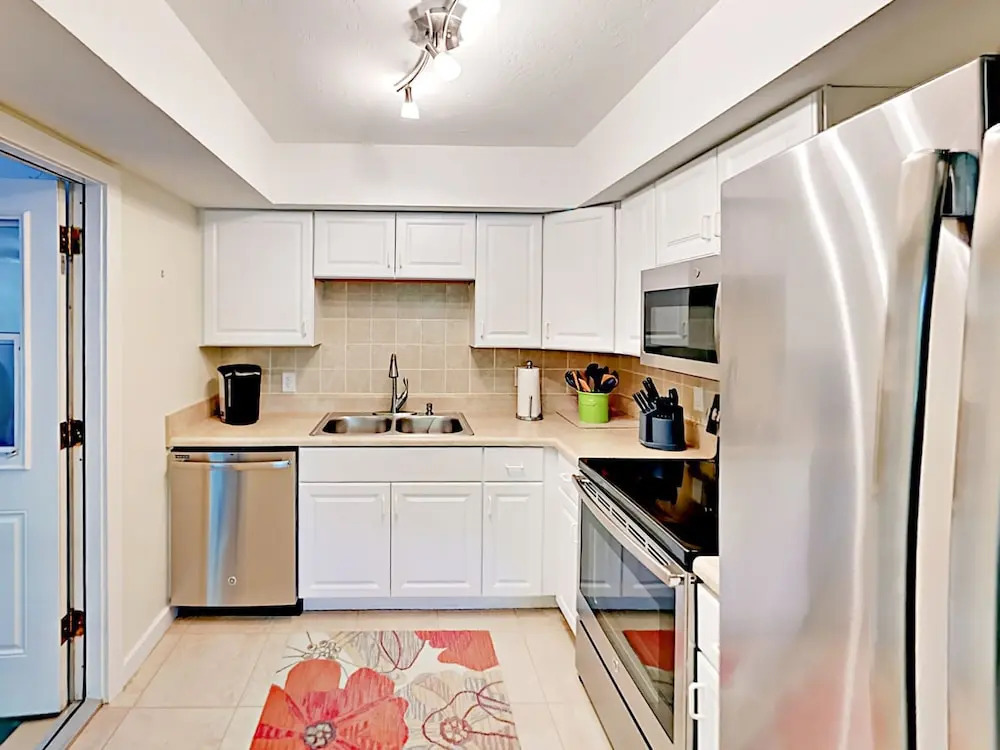 2123 Temple St Home 3 Bedrooms 2 Bathrooms Home