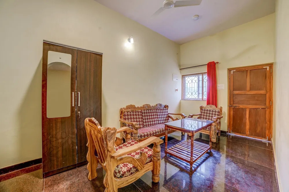 OYO 19884 Home Enticing 2BHK Mandrem