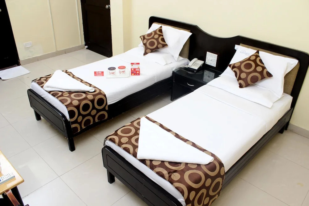 OYO 1916 Hotel Suhashini Palace