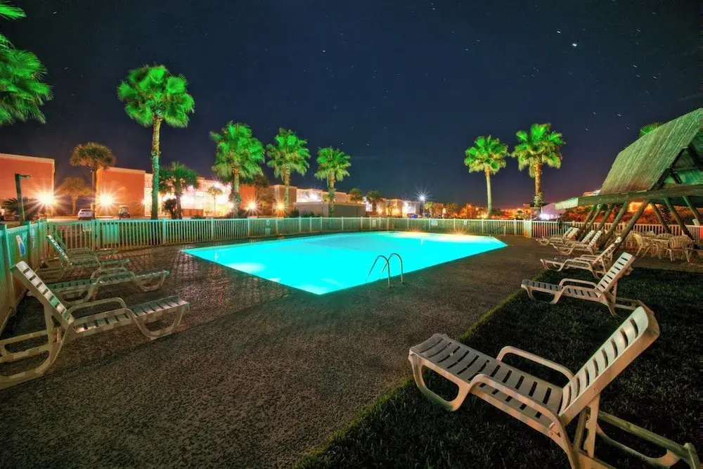 Beachfront Complex w/ 2 Pools, Tennis Gulf Views Rise N Beach by Avantstay