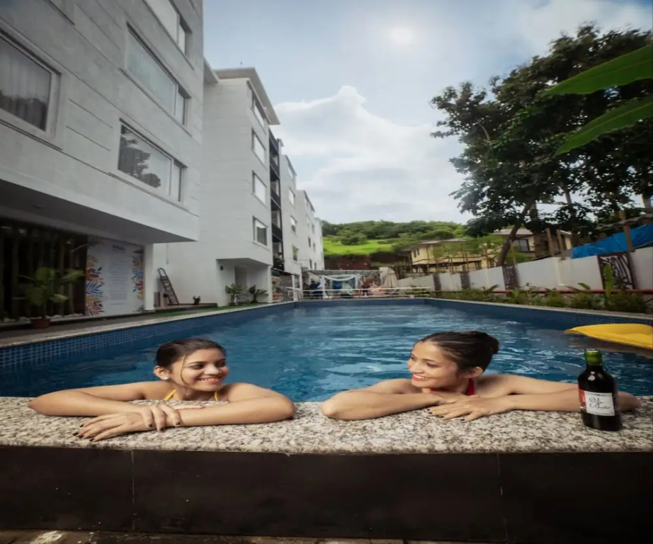 HUE GUH The Porto Candolim