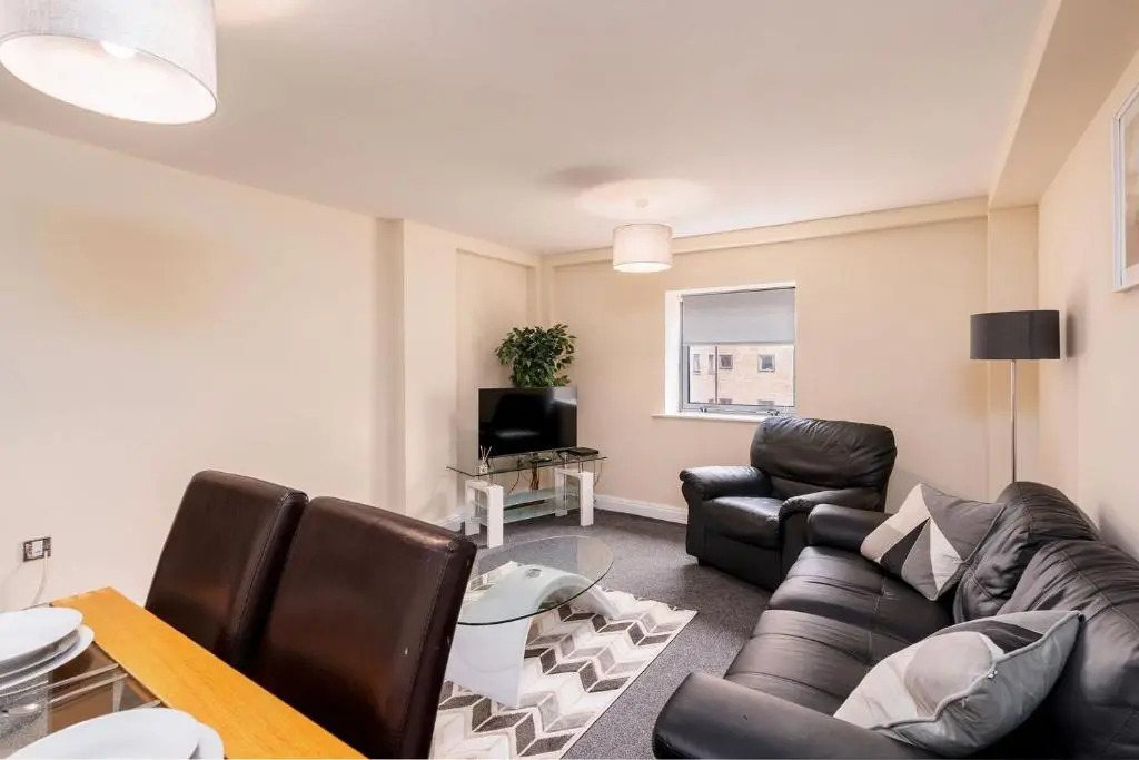 Cosy Apartment & Central Location & Contractors & DSA