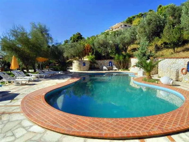 vassilias beach hotel