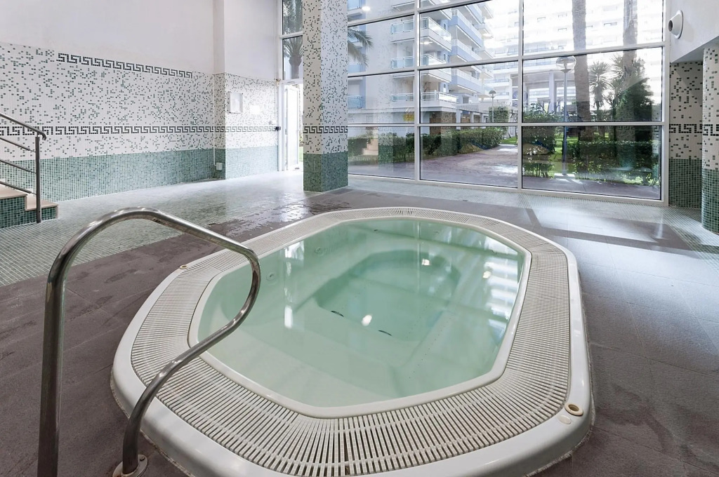 CORALINA - Apartment with shared pool in Playa de Gandia. Free WiFi