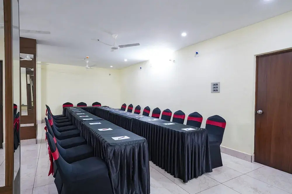 Fabhotel Gvr Grand