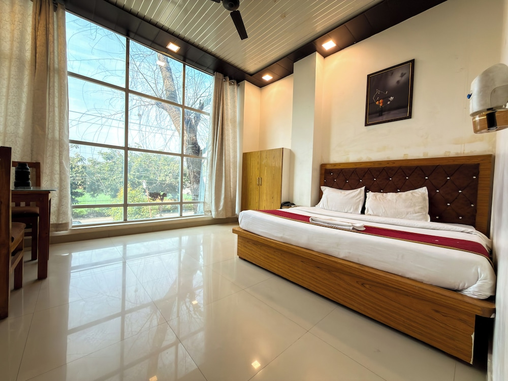 AARYA HOTEL & SPA Jim Corbett