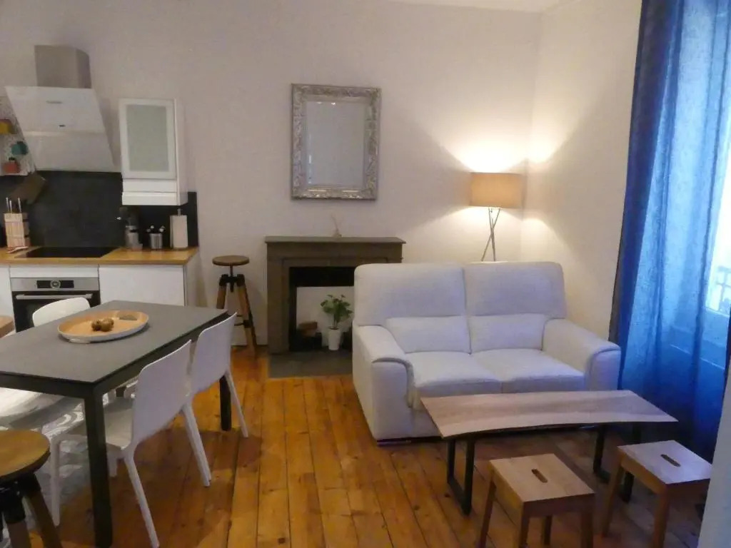 70 rue Thiers Championnet, close SNCF, new & design, 2 bedrooms, 1 office