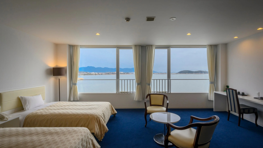 Lakeside Hot Spring Hotel Kunibiki