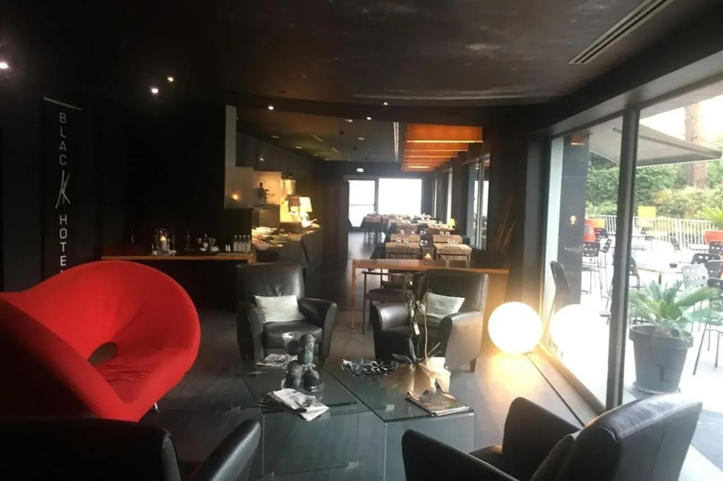 Black Hotel