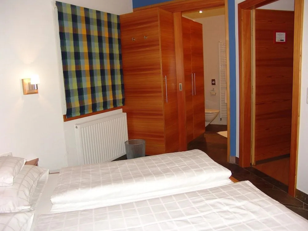 Schindler "Bed & Food Experience"