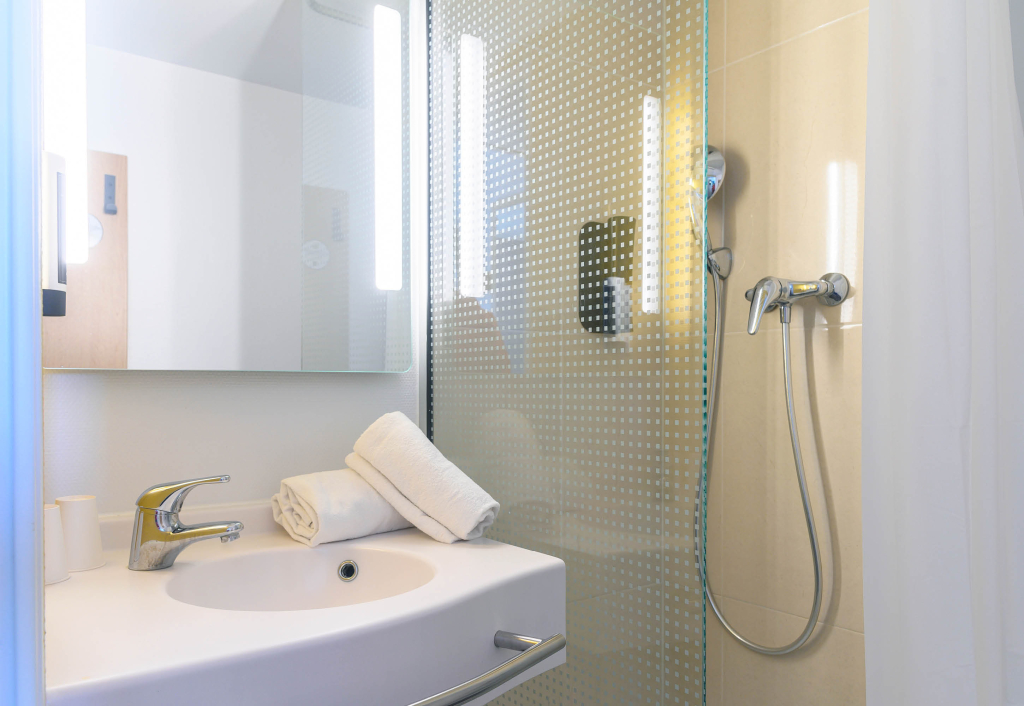 Отель B&B Nimes Centre Arène