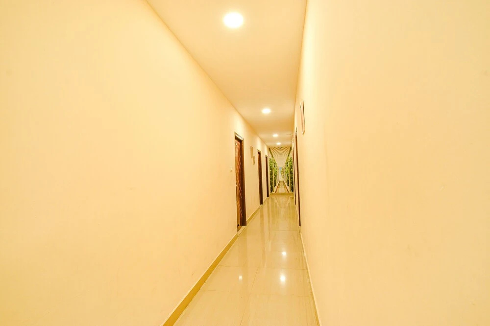 FabHotel Yogeshwara Grand