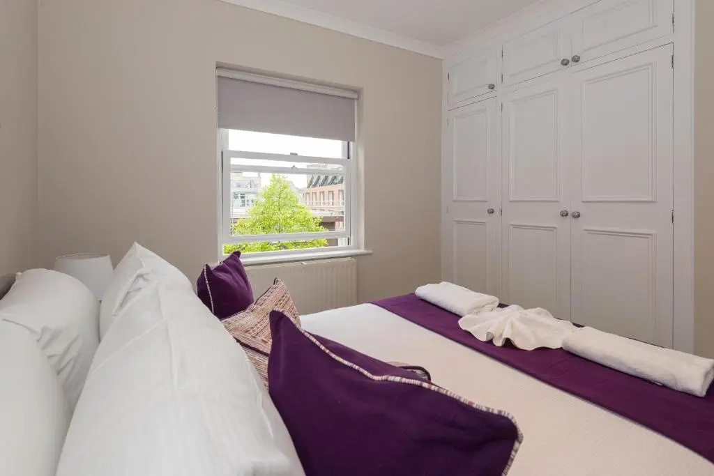 One bedroom High street kensington Apartment
