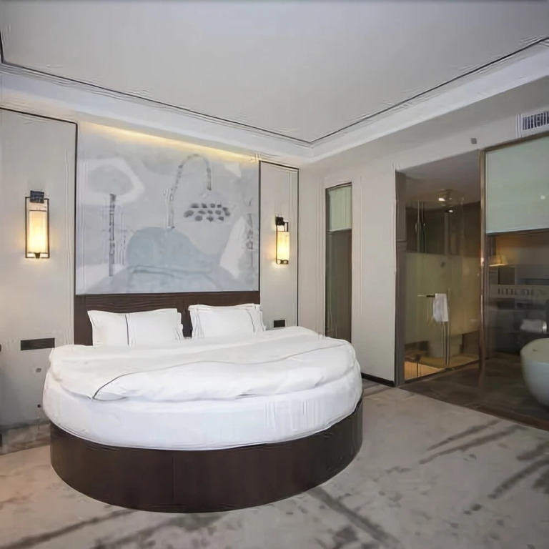Golden Hotel