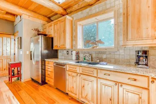 Skiing Bear Chalet