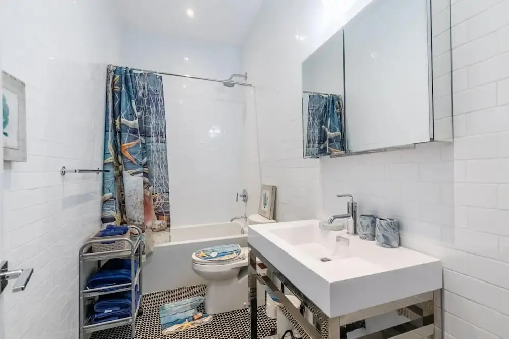 2BR 2 Storey Loft Free Parking Gym 5