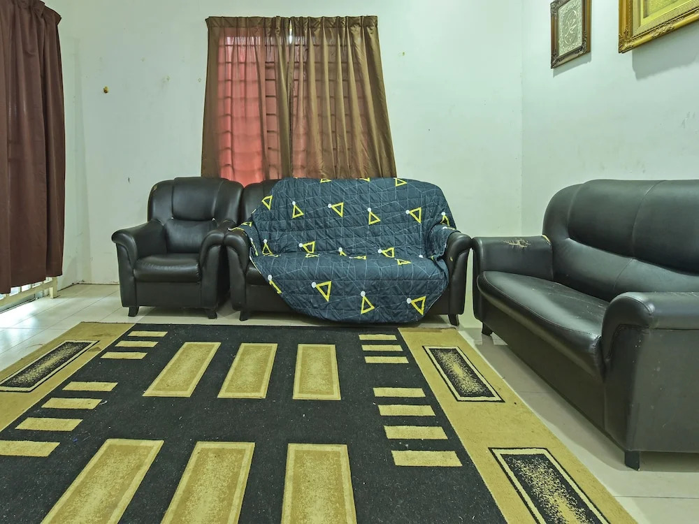 OYO HOME 90646 Casaria Paka Homestay
