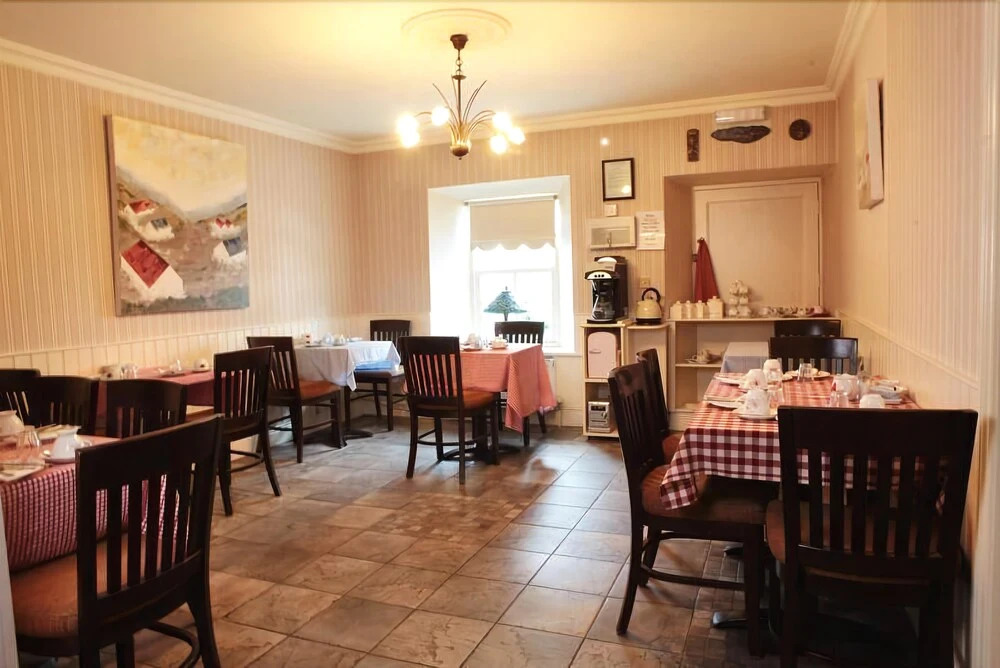 Jacobs Well Hotel