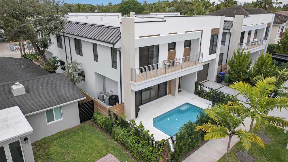 Tarpon River Enclave - New Build