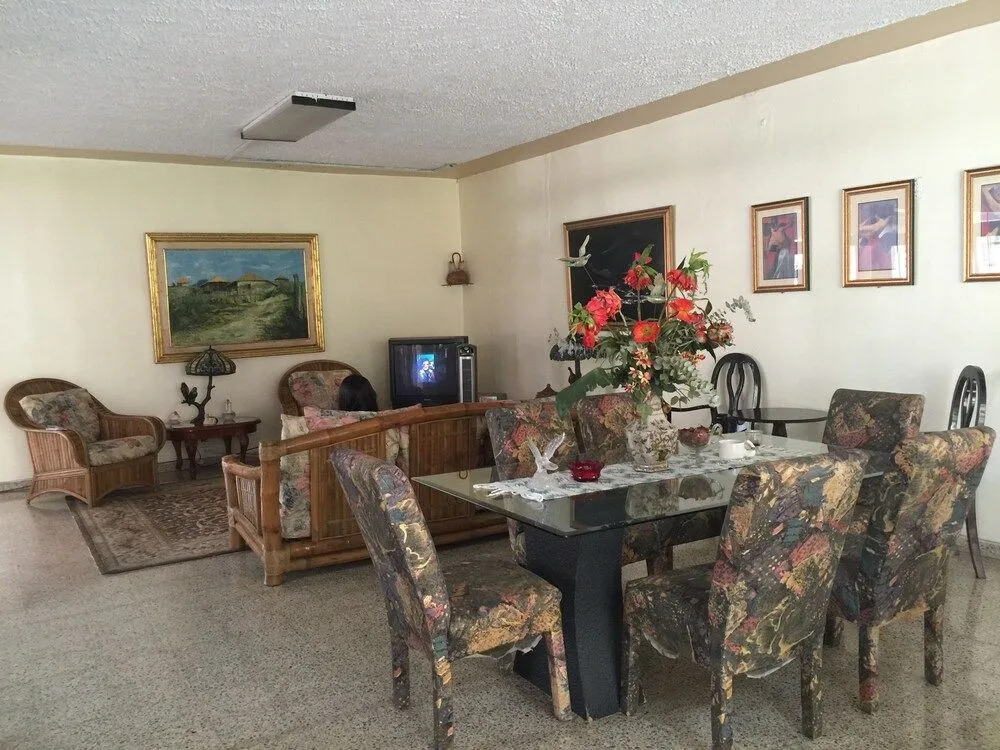 Econo Guest House