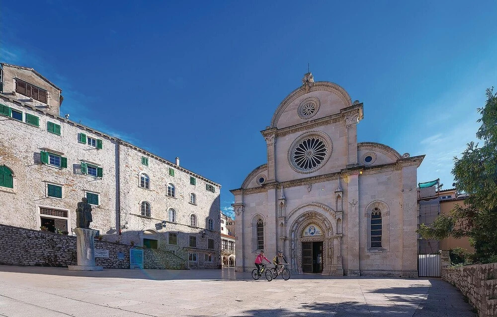 Amazing Apartment in Sibenik-brodarica With Wifi and 2 Bedrooms