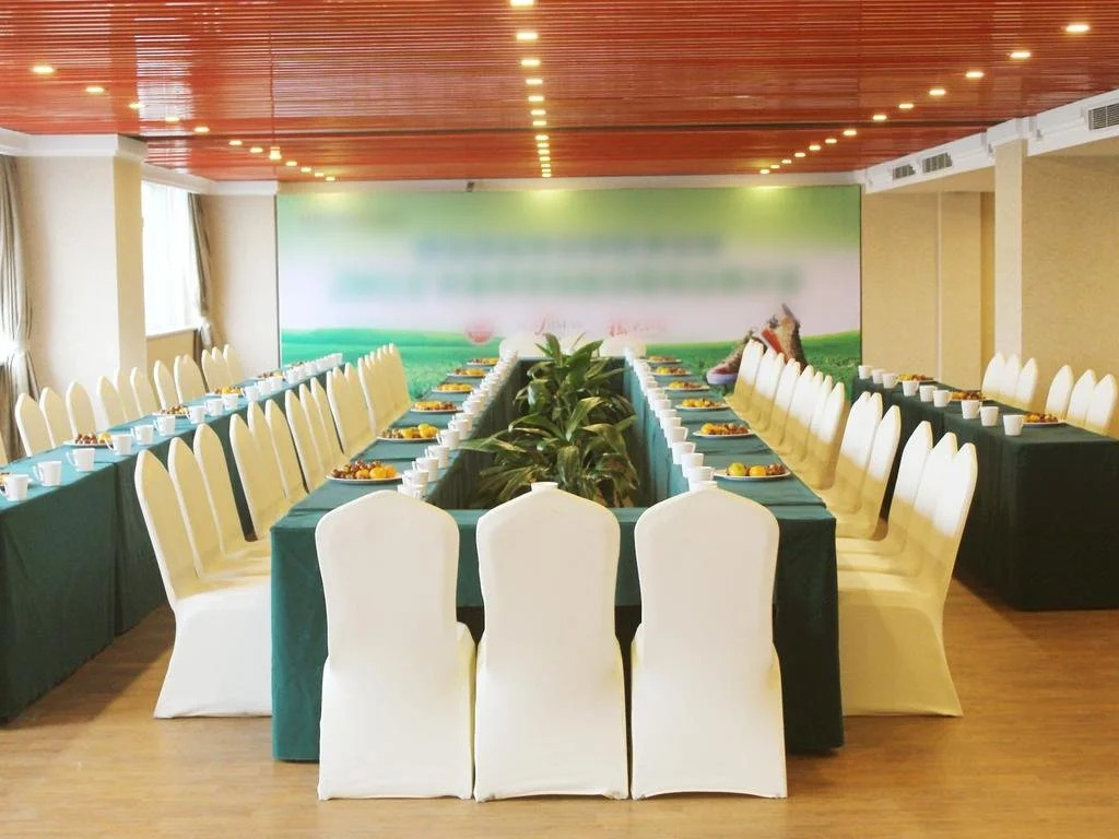 Enrichee Gloria Plaza Hotel