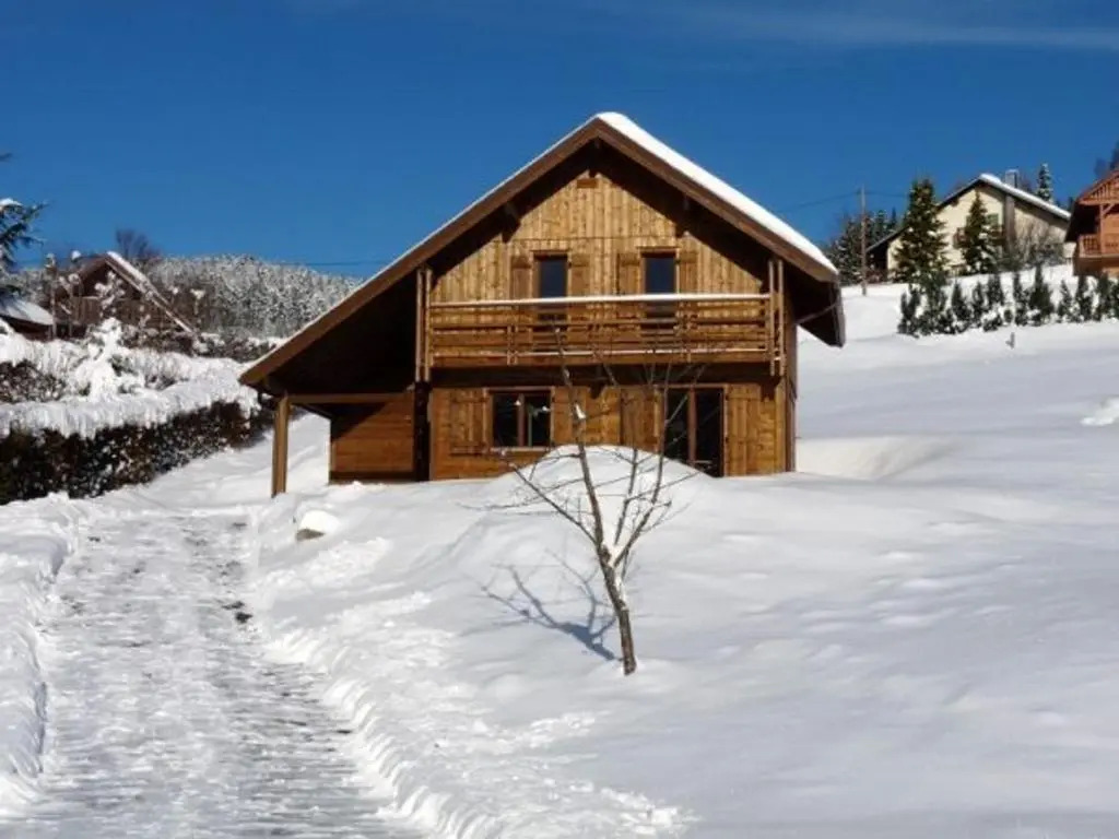 Chalet chaleureux face aux pistes, proche Gérardmer, idéal pour famille, balcon et terrasse - FR-1-589-182