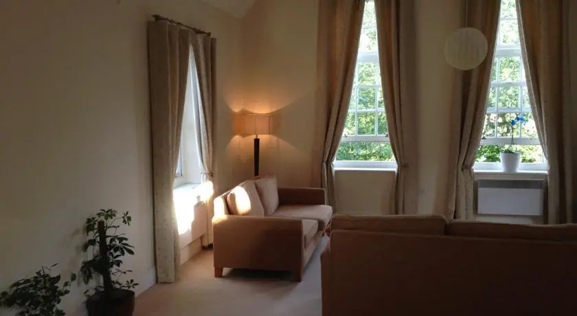 18 Worsley Court